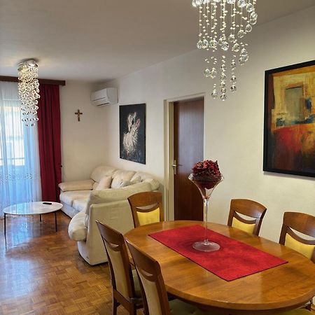 Pantos Apartment Пореч Екстериор снимка